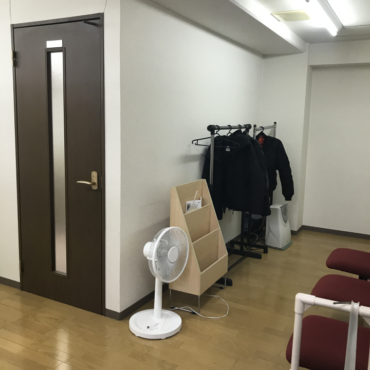 待合室内2